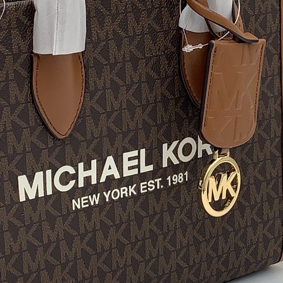 BEST PRICE 🔥Michael Kors Mirella Small Logo Crossbody Bag Brown signatur… - Picture 14 of 14